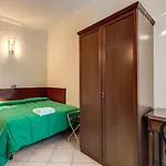 Cambridge Hotel 3*