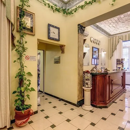 Cambridge Hotel