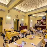 Cambridge Hotel 3*