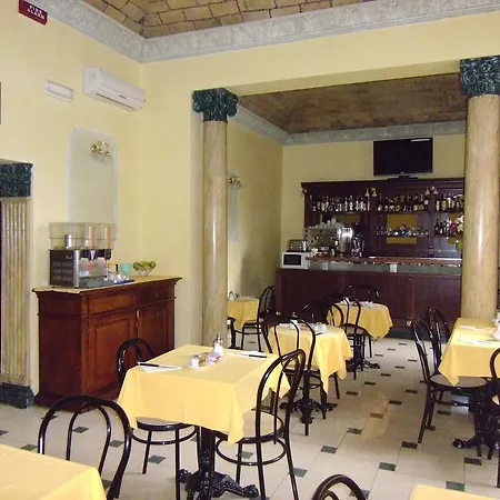 케임브리지 호텔 3*